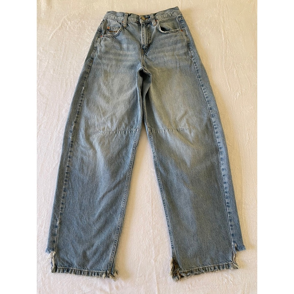 BDG Urban Outfitters Logan Buckle Baggy Barrel Jeans 26W Light Wash Distressed